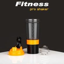 Protein shake bottle with easy-to-use lid