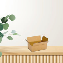 Sturdy brown box for product packing.